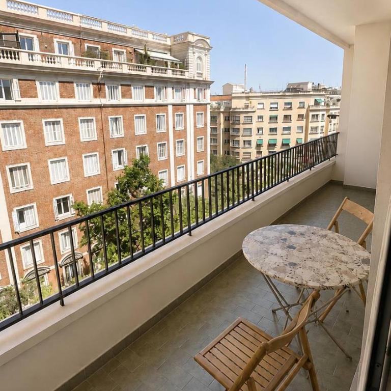 4 Bedrooms Apartment in Center - Apartamento - 2