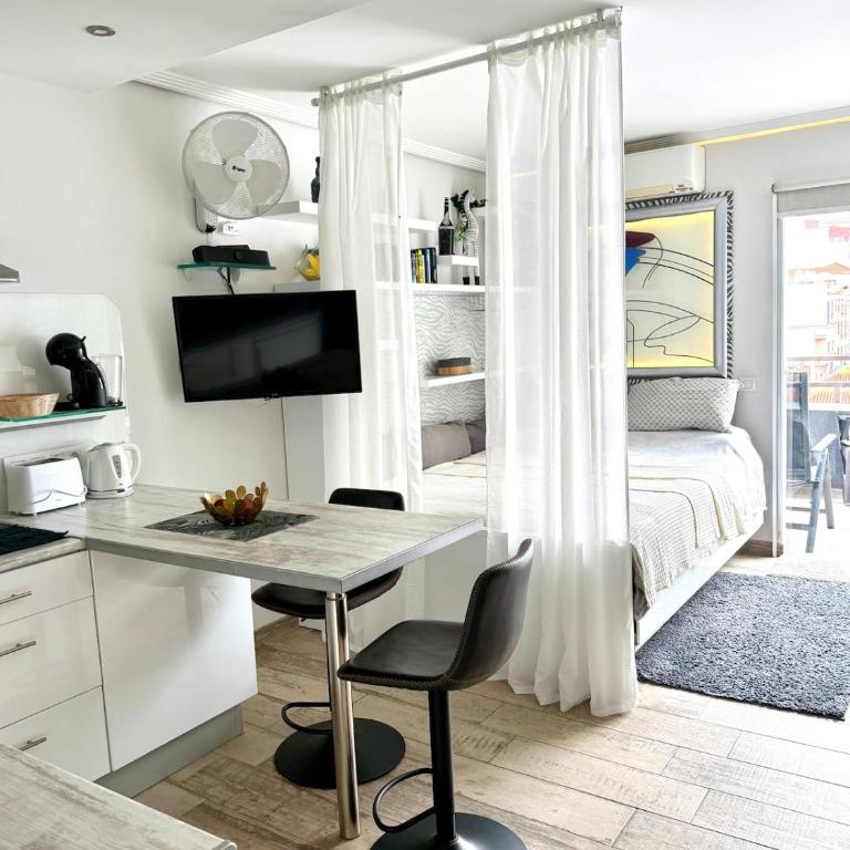 Plaza del Charco, Apartment with Pool, fast Wi-Fi and Views - Apartamento de 1 dormitorio - 1