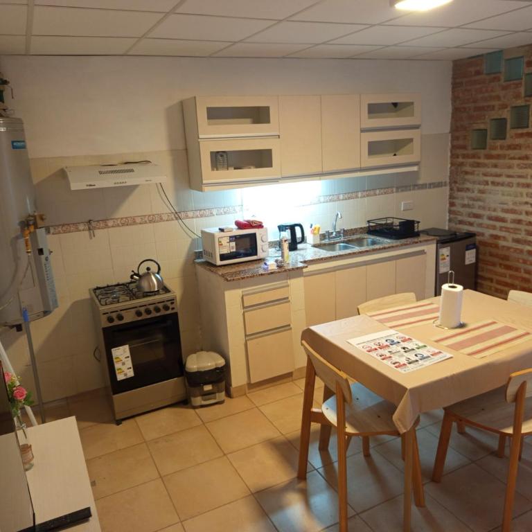 Dpto nqn muy buena ubicación - Apartamento de 1 dormitorio - 8