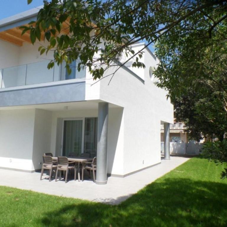 Villa with a private garden just a short walk from the sea - Appartamento - 1