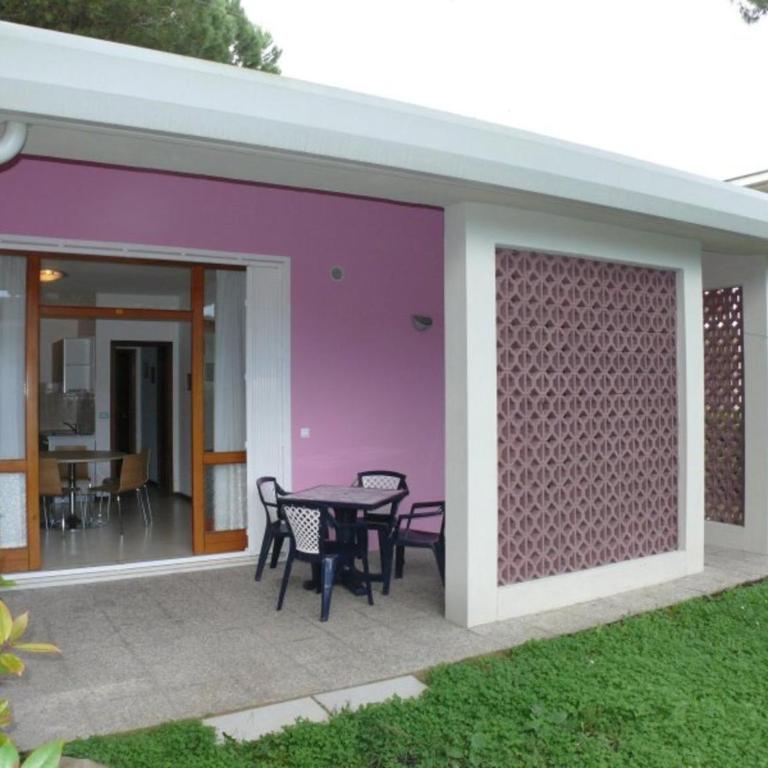 Holiday home with parking and garden in Bibione - Apartment - 1