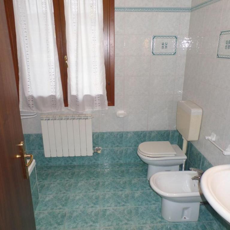 Large villa with BBQ and garden - Villa - 13