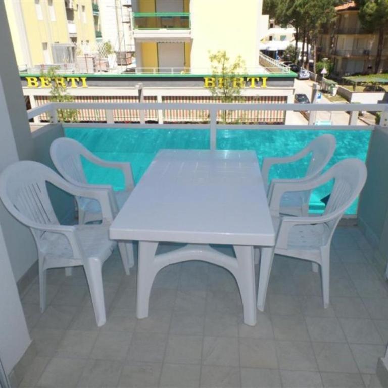 Central stay near the sea with two terraces - Apartment - 2