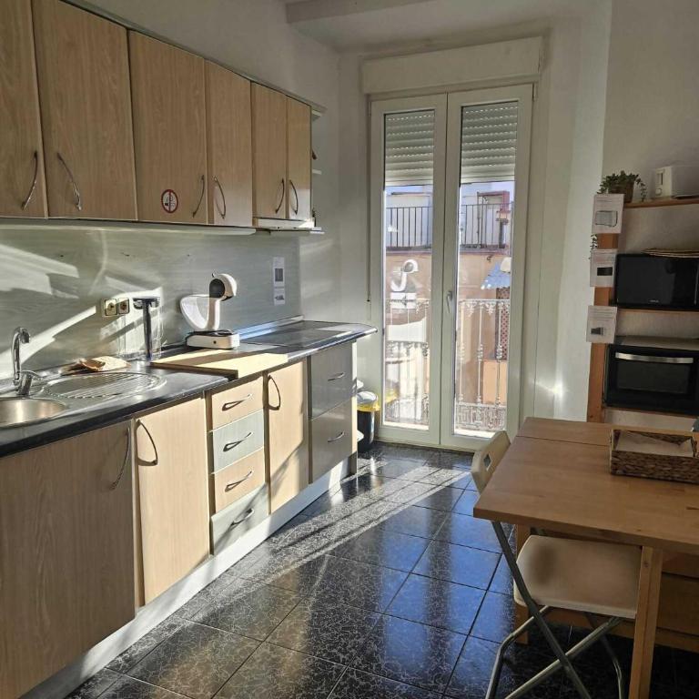 Heart of Málaga · Walk to Beach & Port - Apartamento de 3 dormitorios - 3