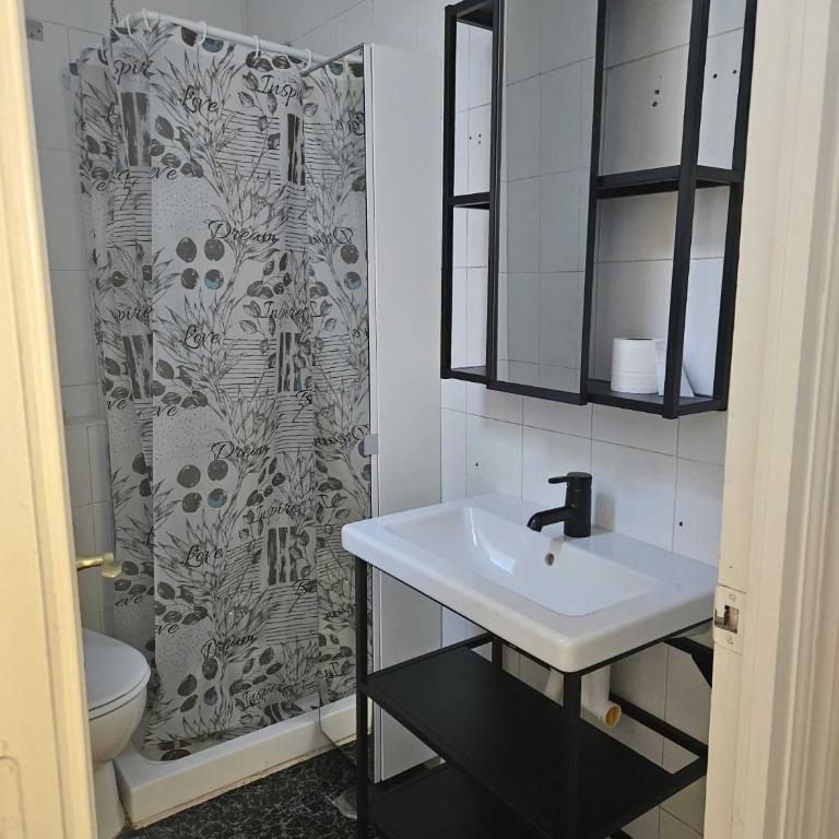 Heart of Málaga · Walk to Beach & Port - Apartamento de 3 dormitorios - 8