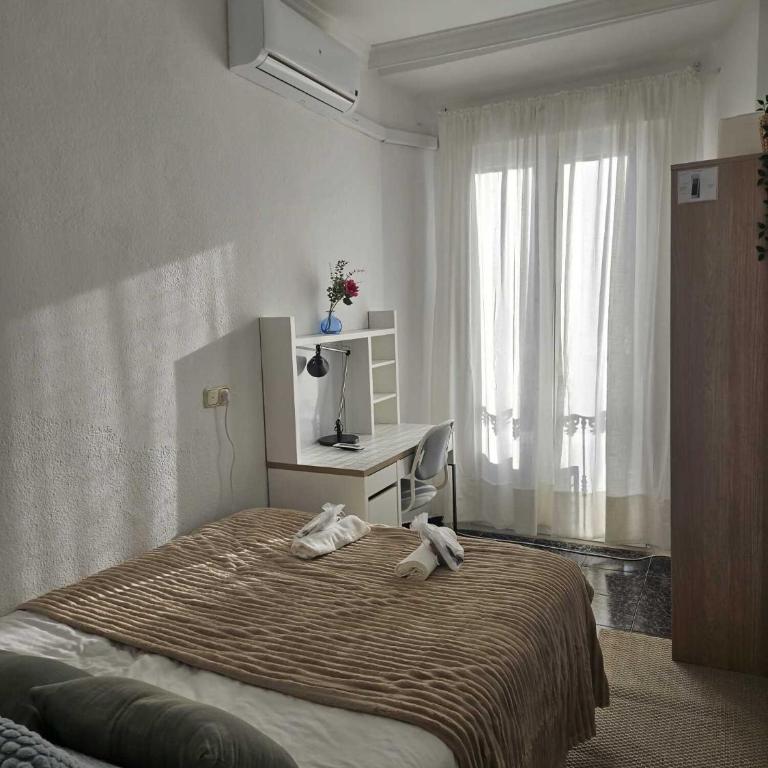 Heart of Málaga · Walk to Beach & Port - Apartamento de 3 dormitorios - 11