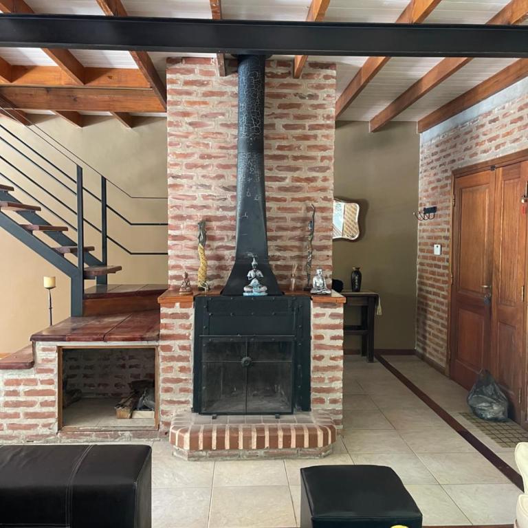 Casa con pileta Bosque Peralta Ramos - Four-Bedroom House - 2