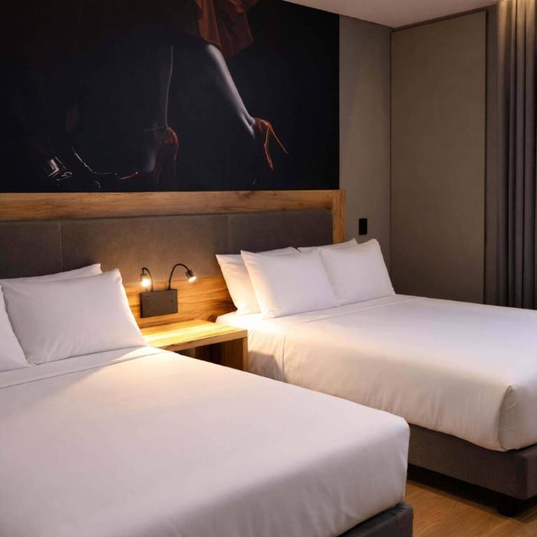 Radisson Red Funes - Habitación Cuádruple - No fumadores - 1