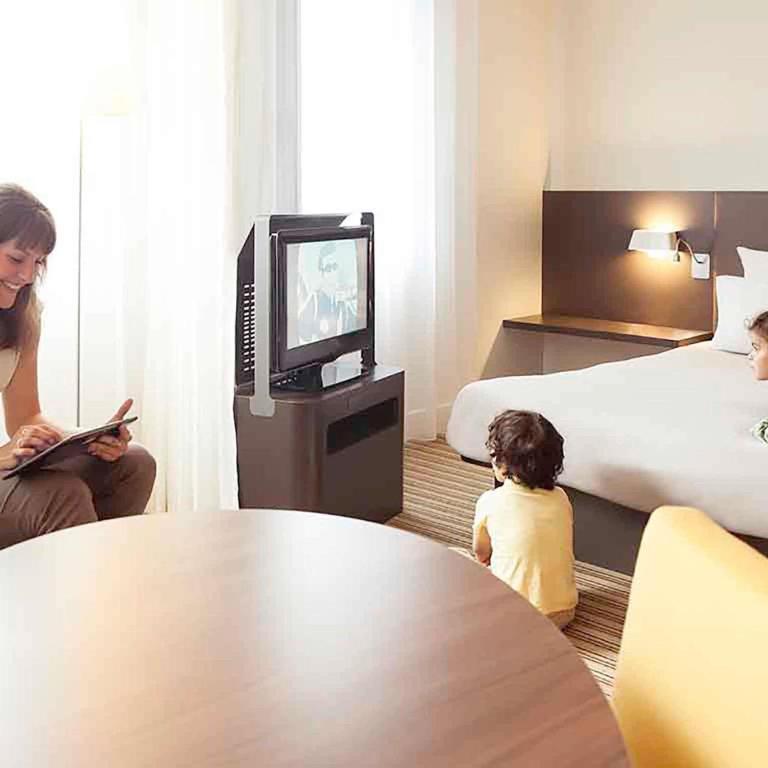 Novotel Suites Paris Montreuil Vincennes - Suite Supérieure avec Lit Double et Canapé-Lit - 6