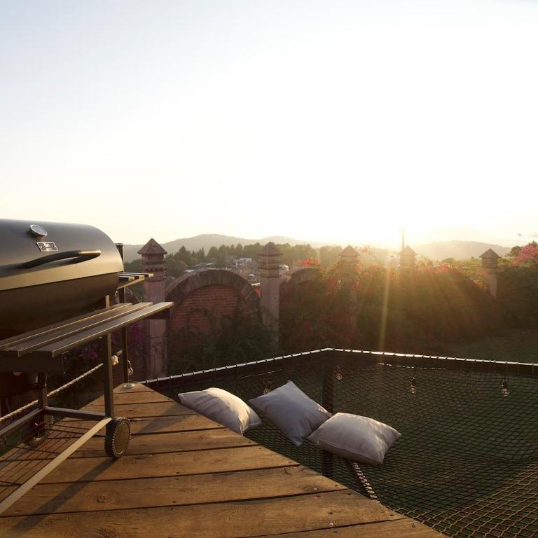 Lumbai Glamping Mazamitla - Habitación con cama grande y bañera de hidromasaje - 10
