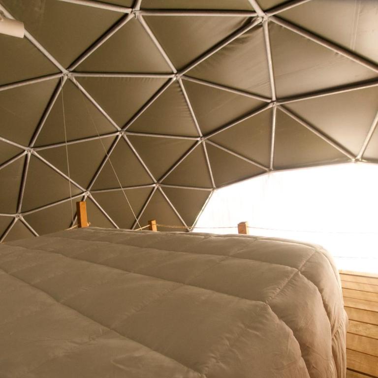 Lumbai Glamping Mazamitla - Habitación con cama grande y bañera de hidromasaje - 14