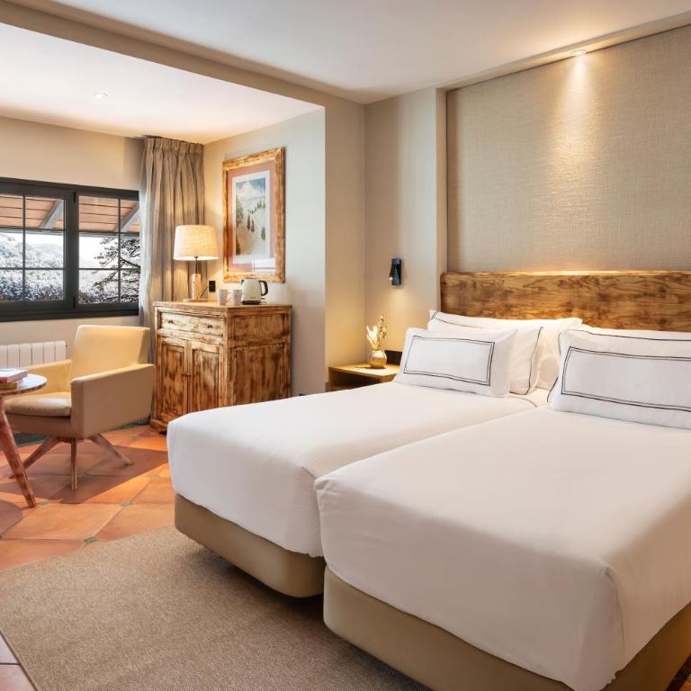 Meliá Sol y Nieve - Habitación Familiar con vistas a la montaña - 4
