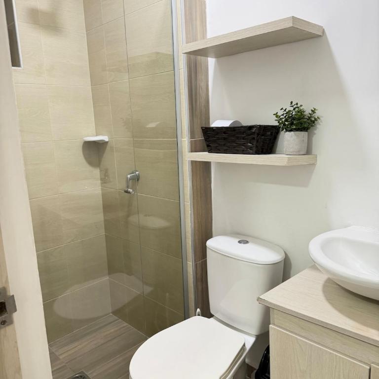 Apartamento Vacacional cerca del Mar y centro histórico - Three-Bedroom Apartment - 10