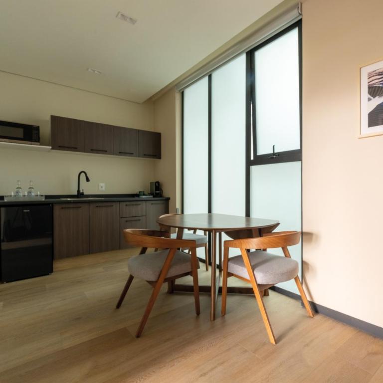 Casa Tokio - Habitación Doble con balcón - 7