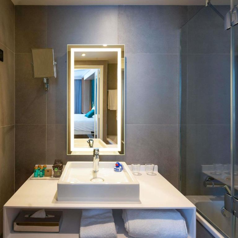 Novotel Paris Centre Gare Montparnasse - Suite avec 1 Lit Double et 1 Canapé-Lit - Terrasse - 3