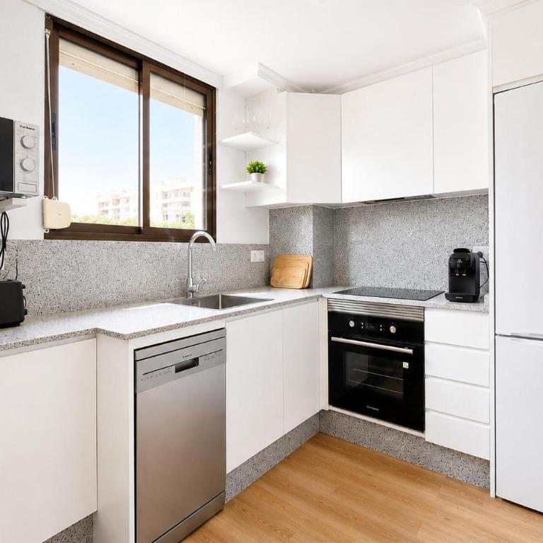 2 Bedroom Awesome Apartment In Benicasim - Two-Bedroom Apartment with View - 5