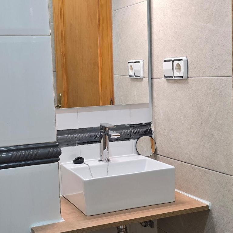 apto La Campana - One-Bedroom Apartment - 3