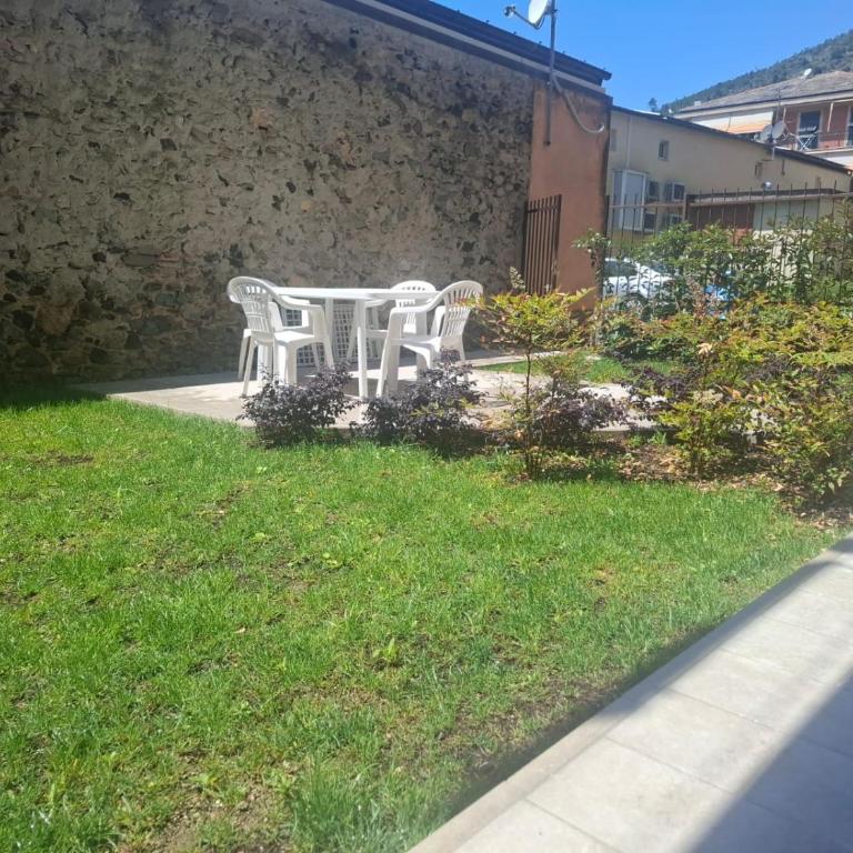 Appartamento con Giardino - Appartamento con 2 Camere da Letto - 3