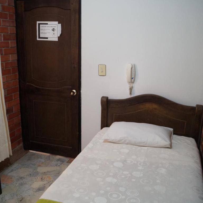 Hotel Engatama - Habitación Individual con baño privado - 2