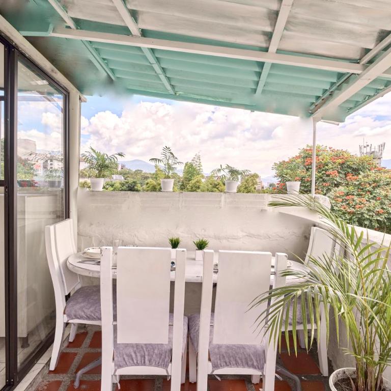 El Poblado Apt with Balcony View - Apartamento de 1 dormitorio - 2