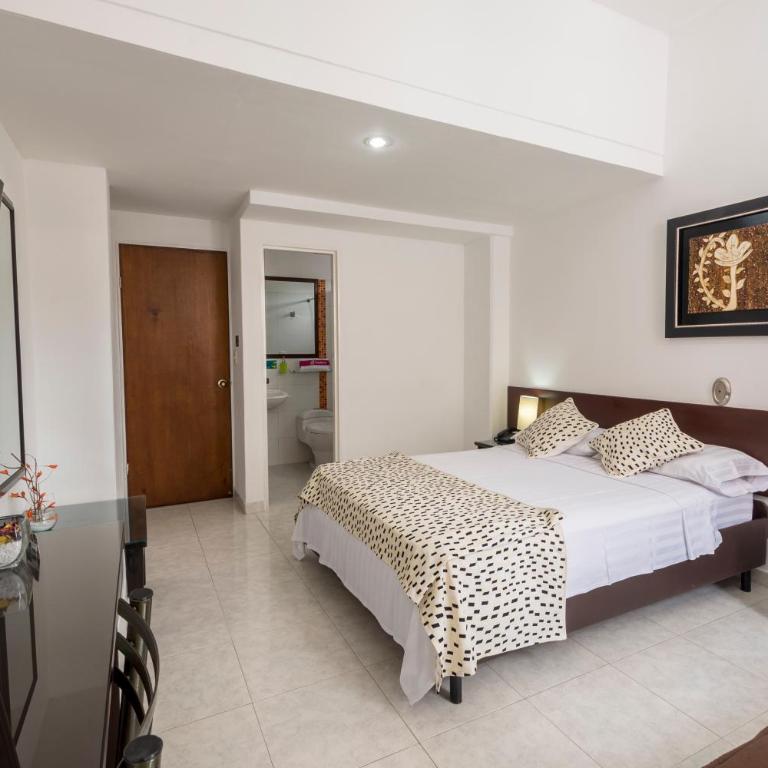 Casablanca Hotel, RestoBar, Catering, Eventos & Turismo en Garzón - Habitación Superior - 1 cama grande - 1