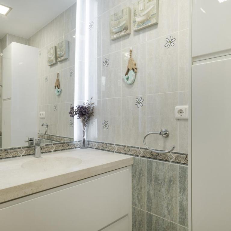 Apartamento Carril de la fuente - Two-Bedroom Deluxe Apartment with Balcony - 20