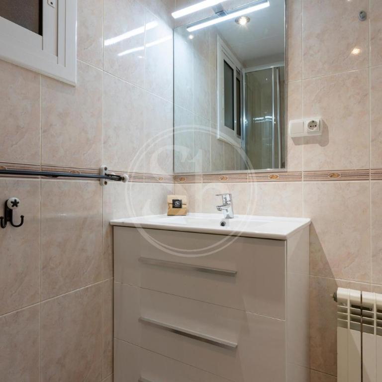 Modern Urban Stay near Barcelona Sants Station - Apartamento de 2 dormitorios - 16
