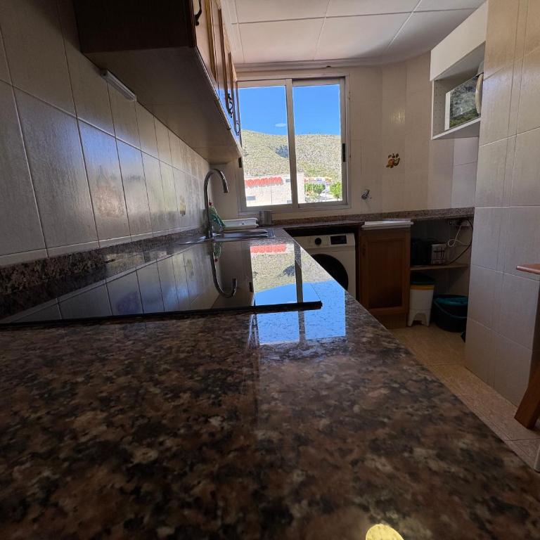 Estupendo apartamento con piscina y vistas al mar - Three-Bedroom Apartment - 19