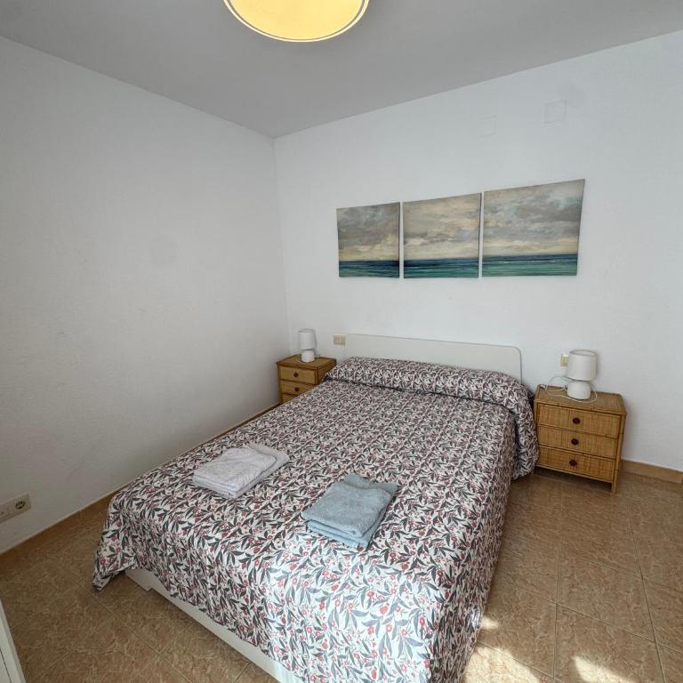 Estupendo apartamento con piscina y vistas al mar - Three-Bedroom Apartment - 8