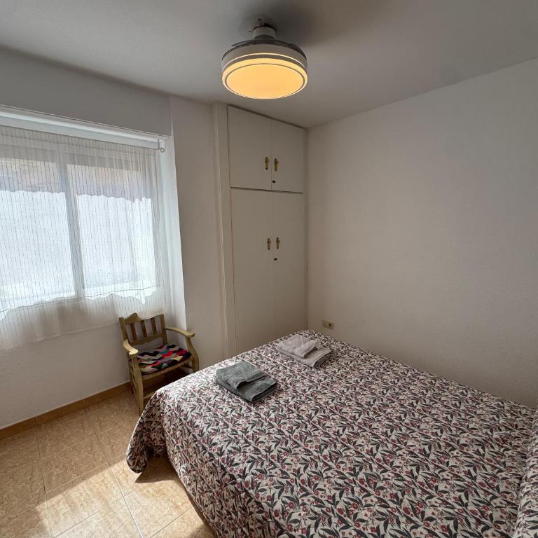 Estupendo apartamento con piscina y vistas al mar - Three-Bedroom Apartment - 9