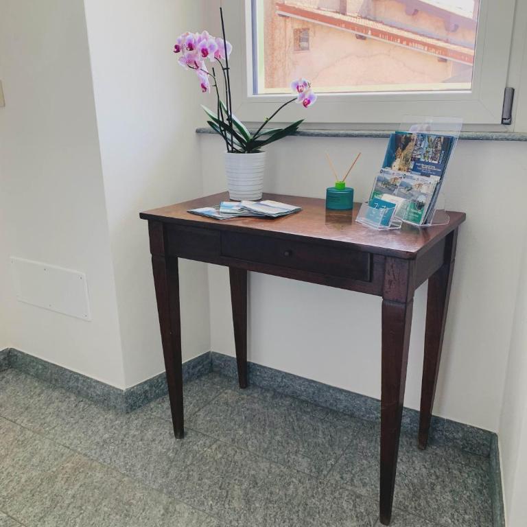 Vicolo Fiori, appena ristrutturata, centralissima e ad un passo dal lago! - Appartamento con 1 Camera da Letto - 36