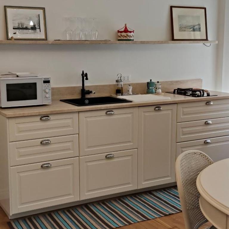 Casa Renova, intero appartamento, 2 camere, max 4 ospiti, Trieste zona storica - Appartamento con 1 Camera da Letto - 2