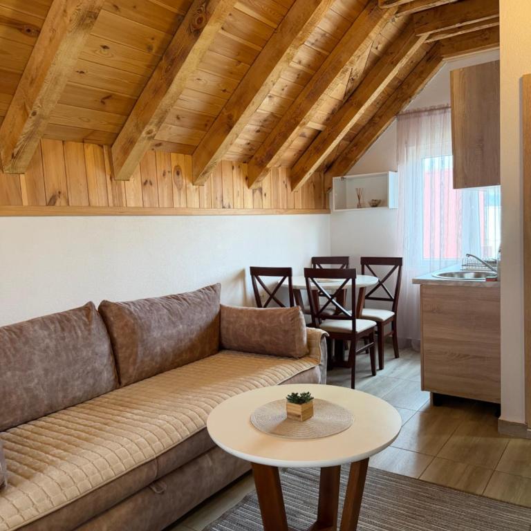 Lux Studio Apartments - Standard Studio - 7