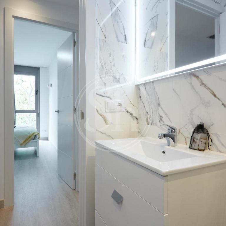 Bright Barcelona Apartment Near Glòries - Apartamento de 3 dormitorios - 8