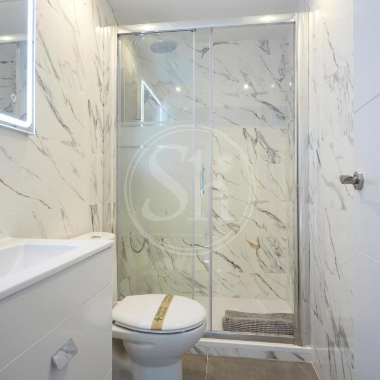 Bright Barcelona Apartment Near Glòries - Apartamento de 3 dormitorios - 15