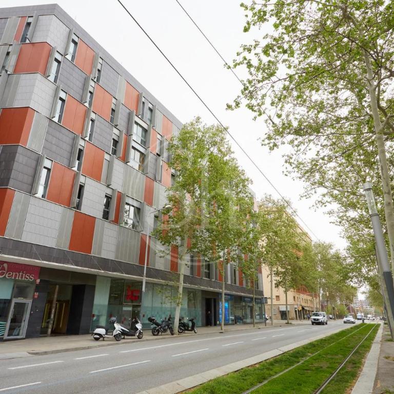Bright Barcelona Apartment Near Glòries - Apartamento de 3 dormitorios - 25