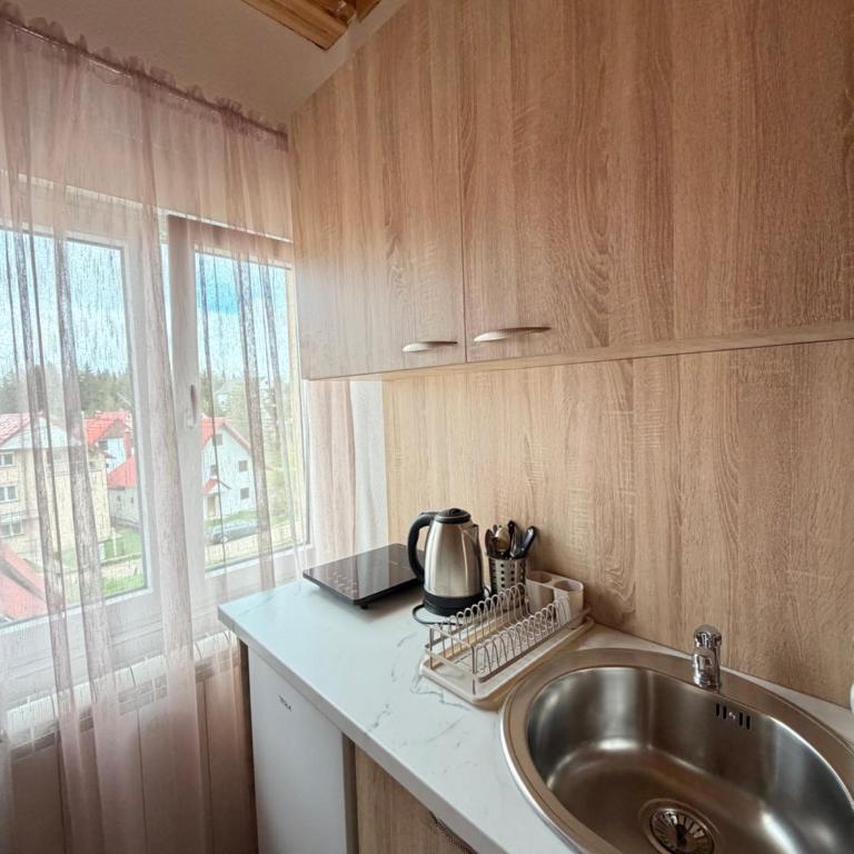 Lux Studio Apartments - Standard Studio - 5