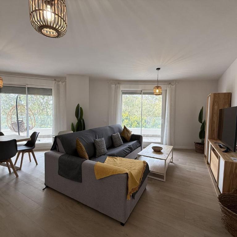 Modern and luxurious apartment in Nueva Andalucia - JARDINES DE GUADAIZA - Apartment mit 2 Schlafzimmern, einem Balkon und Meerblick - 2