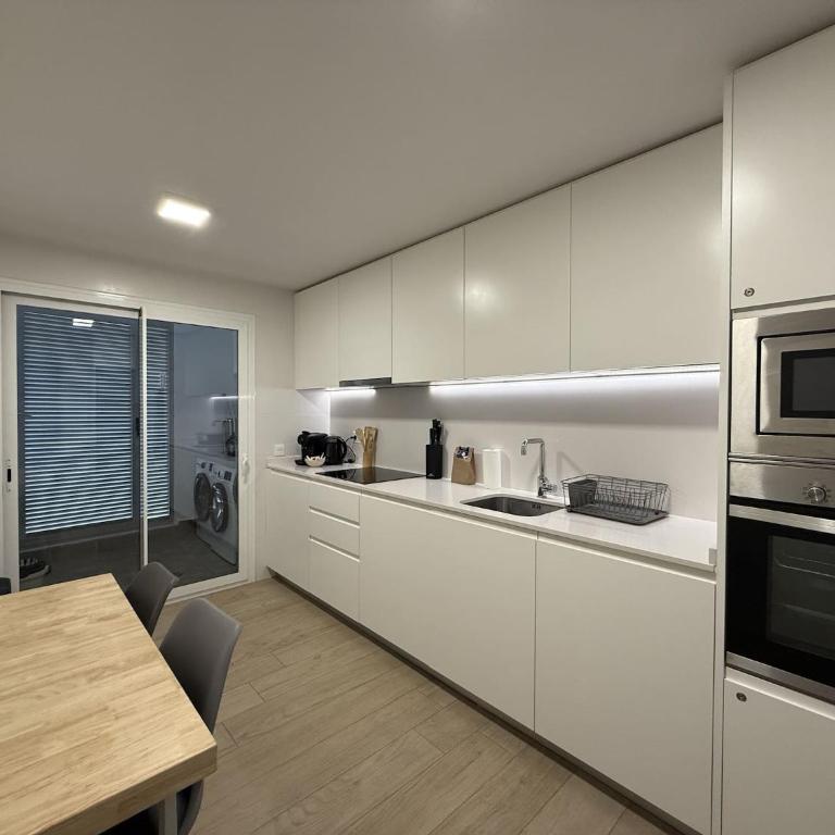 Modern and luxurious apartment in Nueva Andalucia - JARDINES DE GUADAIZA - Apartment mit 2 Schlafzimmern, einem Balkon und Meerblick - 6