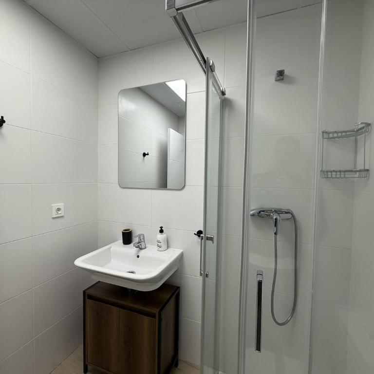 Modern and luxurious apartment in Nueva Andalucia - JARDINES DE GUADAIZA - Apartment mit 2 Schlafzimmern, einem Balkon und Meerblick - 23