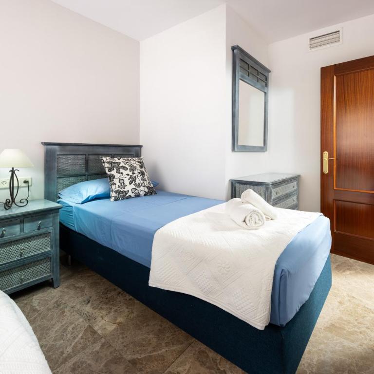 Townhouse with ocean views, BBQ, elevator, padel and pool - COSTA GALERA PARK 25 - Casa Vacacional de 3 dormitorios - 17