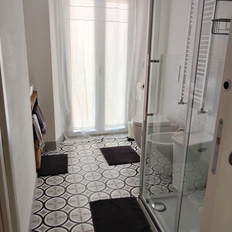 Casa Renova, intero appartamento, 2 camere, max 4 ospiti, Trieste zona storica - Appartamento con 1 Camera da Letto - 33