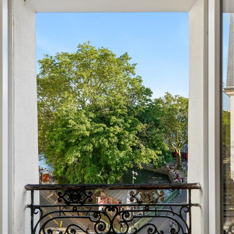KAZA BELLA - Canal Saint Martin Pieds dans l'eau Duplex - Apartment - 12