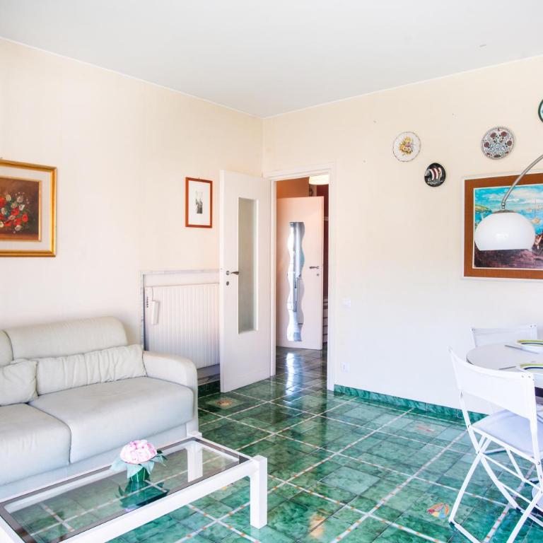 Bilocale Vista Mare con Piscina - Happy Rentals - Appartamento con Balcone - 9