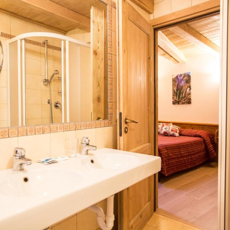 Hotel Restaurant La Barme - Camera Familiare (2 Adulti + 3 Bambini) - 7
