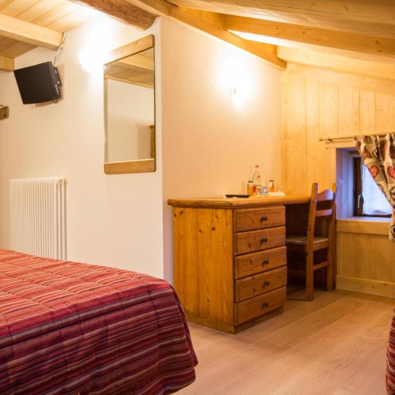 Hotel Restaurant La Barme - Camera Familiare - 17