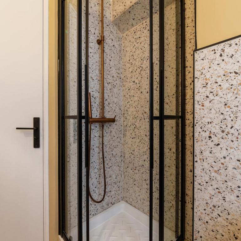 Grand studio refait a neuf Paris 16 - 4P - Apartment - 14