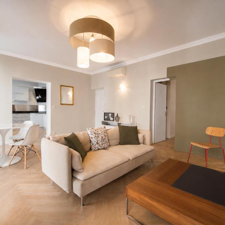 F3 Plein centre plage à 50 m (rue calme) parking possible - Two-Bedroom Apartment - 2