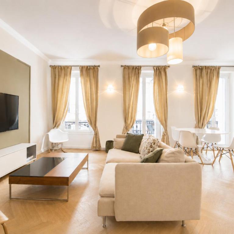 F3 Plein centre plage à 50 m (rue calme) parking possible - Two-Bedroom Apartment - 3