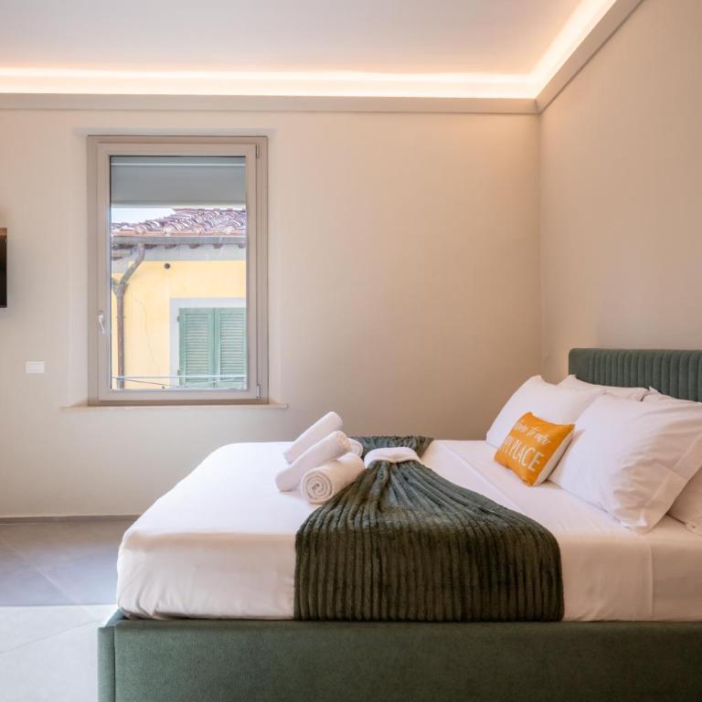 Rentwin-La Spina Suites - King Room - 3